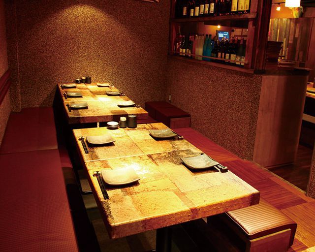 【魚】炭火焼・炉端焼がうまい店／【新宿】ろばた 翔　  店舗内観