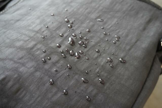 水や汚れに強い撥水加工生地