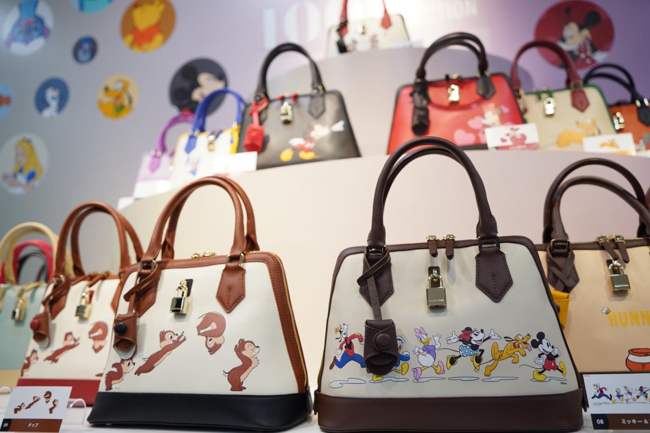 写真たっぷり】激かわバッグも♪「最新ディズニーグッズ」大集合！必見