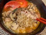【マッシュルームトーキョー】マッシュルームラーメン トマトスープ味 　麺は軽め