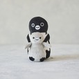 【Suicaのペンギン】「Suicaのペンギン ひっかけぬいぐるみ（子ペンギンと一緒）」2,650円