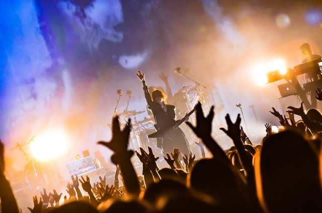 SUGIZO　（PHOTO BY 土屋良太）