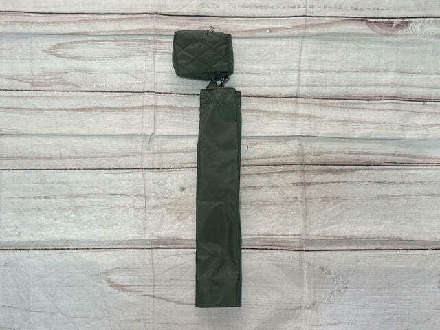 ポーチチャームの幅に合わせて縦に折ります