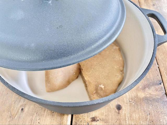 【アイリスオーヤマ　鋳鉄鍋24cm】翌日になってももちもちしっとりとした食感です