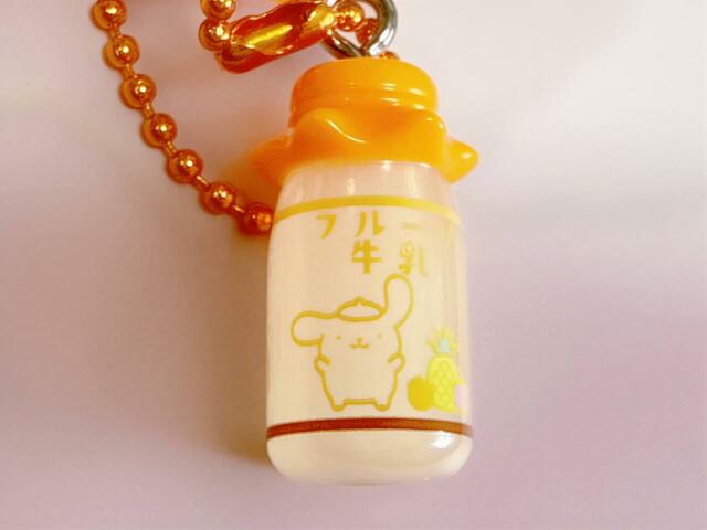 フルーツ牛乳を模したミニチュアマスコットがかわいい！