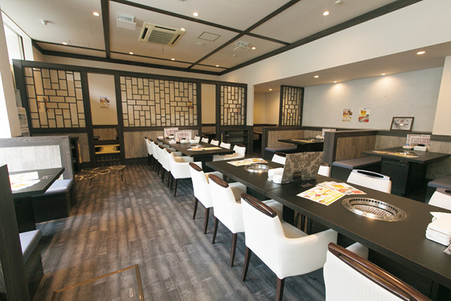 焼肉 璃宮（大通エリア）　内観　アルコール類も豊富なので、ランチはもちろん夜の利用もおすすめ