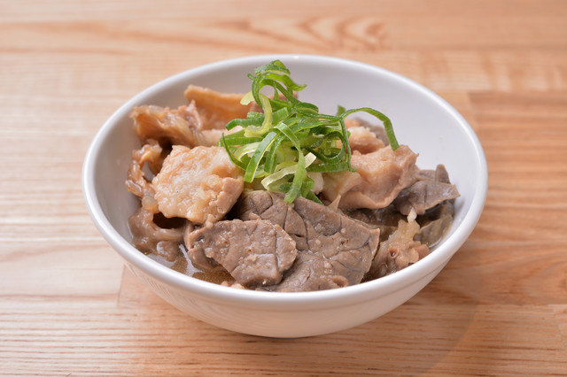 お初の活力(ホルモン煮込み)(380円)