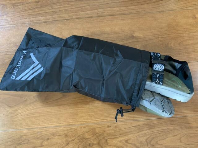 【ワークマン LIGHT(ライト) スリッポン ダークオリーブ】収納袋に入れてスリムに持ち運べる