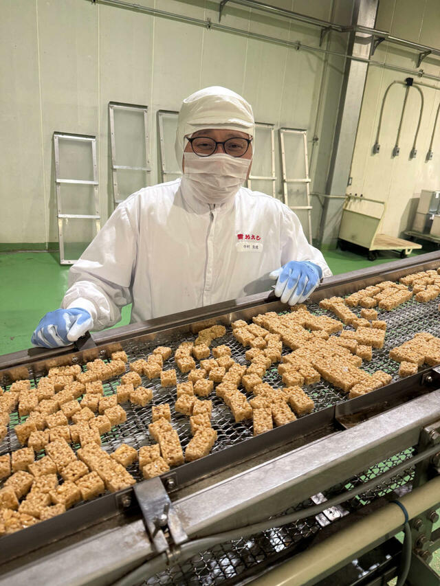 ゴディバ「雷おこし チョコレート フランボワーズ」東京都 株式会社常盤堂雷おこし本舗 大宮工場次長 中村克成さん