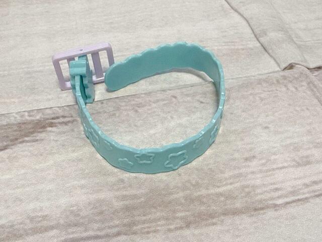 【キャラぱふぇ特大号付録 ちいかわうでどけい】ベルトの素材はPVC。ミントグリーンとパステルラベンダーがかわいい♪
