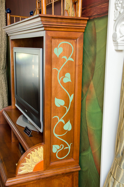 東京ディズニーランドホテル「ディズニーティンカーベルルーム」©Disney