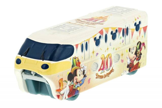 ディズニー・ビークル・コレクション〈トミカ〉 1,500円｜東京ディズニーリゾート40周年“ドリームゴーラウンド”グランドフィナーレ スペシャルグッズ｜発売日：2024年1月23日（火）｜販売店舗：東京ディズニーランド「グランドエンポーリアム」、東京ディズニーシー「エンポーリオ」