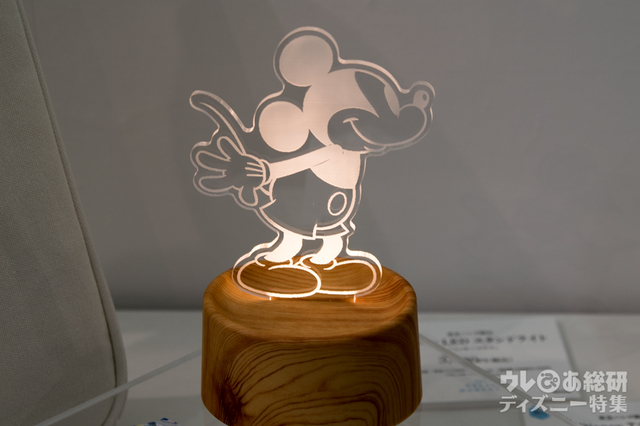 東急ハンズ限定 Disney LEDスタンドライト｜3,780円（税込）