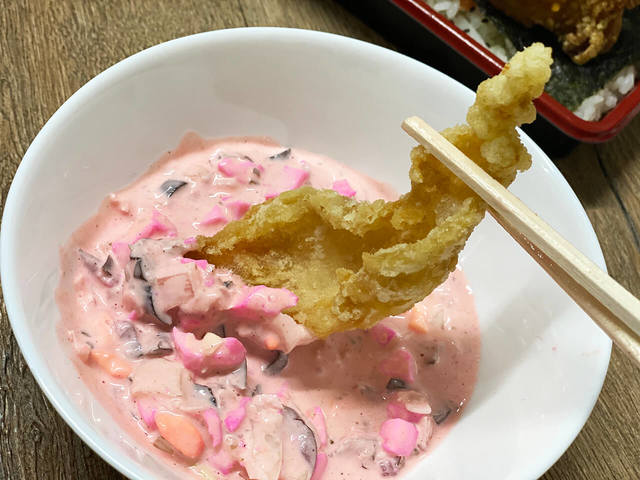 【中津からあげ名人　おお丘】鶏皮にタルタルをたっぷり！