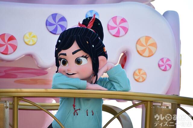 東京ディズニーランド「イッツ・ア・スウィーツフルタイム！」の模様：「ディズニー・パルパルーザ」第3弾「ヴァネロペのスウィーツ・ポップ・ワールド」