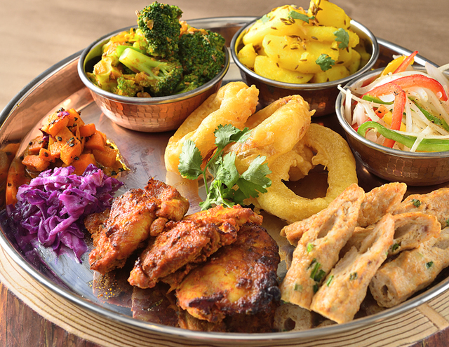 タンドリー料理や食欲そそるスパイス料理の数々【エミテラス所沢「テラスビュッフェTABLE（ターブル）の食べ放題】