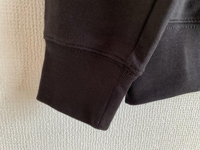 【ワークマン ストレッチライトラグランスウェット】袖口はきゅっとなっています