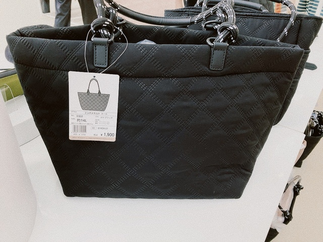 【ワークマン エンボスキルトトート】12Lタイプのトートバッグもあります