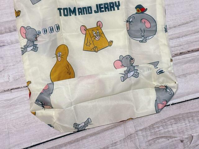 マチがしっかりあるので収納力抜群！