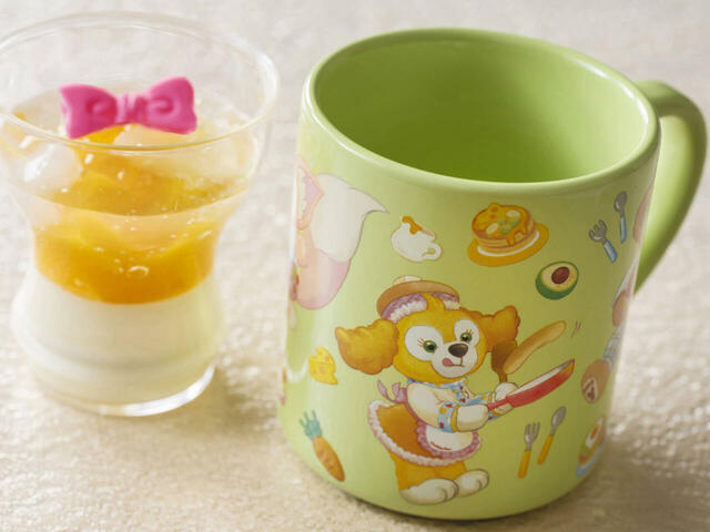 バニラムース&レモンゼリー、スーベニアカップ付き 1,300円|東京ディズニーシー「ダッフィー&フレンズ・ワンダフルキッチン」フードスーベニア|販売店舗:東京ディズニーシー「ミゲルズ・エルドラド・キャンティーナ」|発売日:2025年1月15日(水)