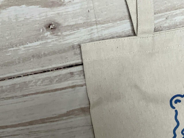 合わせるものを選ばないオフホワイトカラー