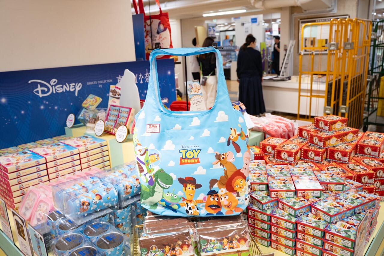 ディズニー】日本中の“激かわ最新グッズ”が大集合！「日本最大級グッズ