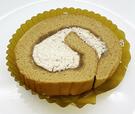 「黒糖ロールケーキ」240円（税別）