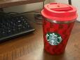 【スターバックスコーヒー　ホリデー2024ステンレスタンブラーレッド355ml】デスクに置いても
