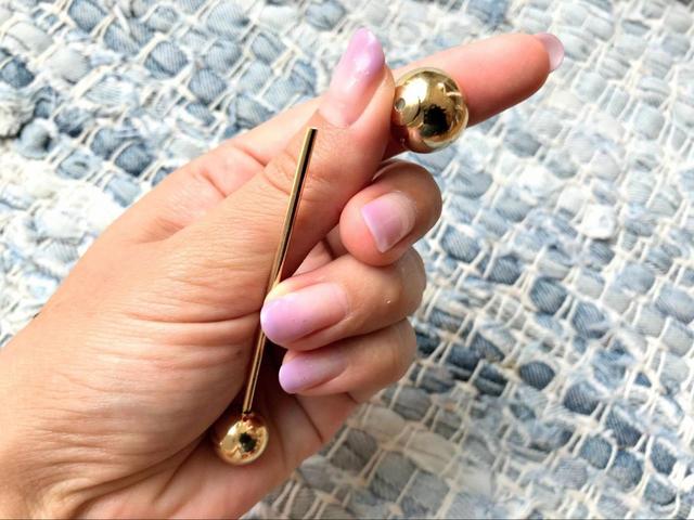 【ダイソー×minaコラボ　ヘアバトン（No.5）】着用時はボールを外してセット