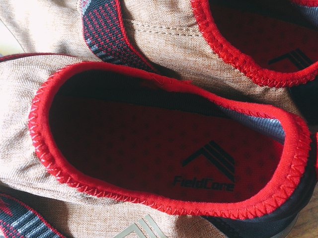 【ワークマン LIGHT(ライト) スリッポン】赤のラインがおしゃれ