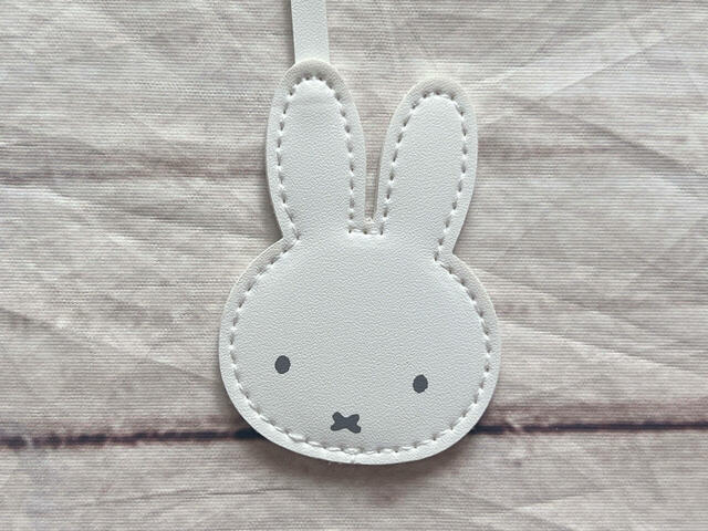 かわいいミッフィーのお顔ダイカットデザイン!