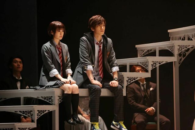 ミュージカル『四月は君の嘘』ゲネプロより　左から）唯月ふうか、水田航生