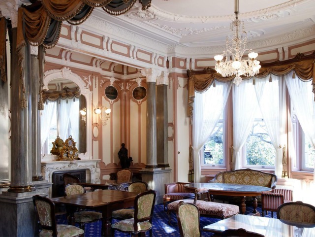 ロココ様式の部屋「迎賓の間」