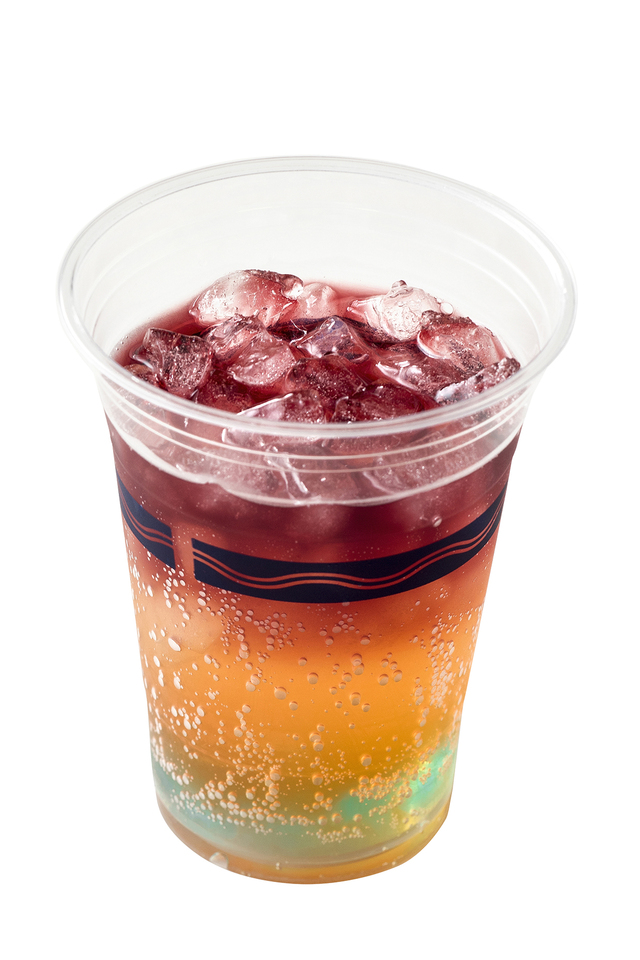 スパークリングワインカクテル（ブルーゼリー入り） 680円｜カフェ・ポルトフィーノ｜東京ディズニーシー「ディズニー・ハロウィーン」2018