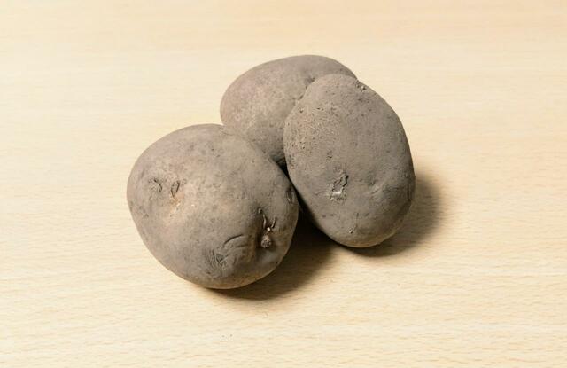 【カルビーポテト　カルビーじゃがいも　3kg　698円】カルビーポテト社が育成した品種「ぽろしり」