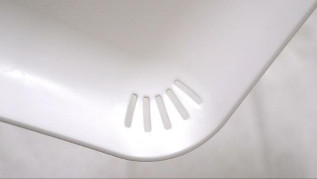 【ダイソー ちょこっとまな板】スリットがあるので切ったあと水切りできる