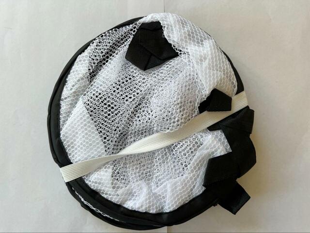 【ダイソー 2段セーター干しネット】開封時にどんな感じで折りたたまれていたのかも確認すると後でたたむ時に参考になる