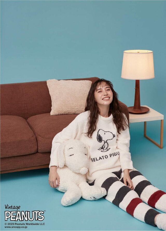 【PEANUTS meets GELATO PIQUE】'パウダー'モチーフジャガードプルオーバー ￥6,930カラー：アイボリーサイズ：フリー'パウダー'モチーフジャガードロングパンツ ￥6,930カラー：ダークグレーサイズ：フリー