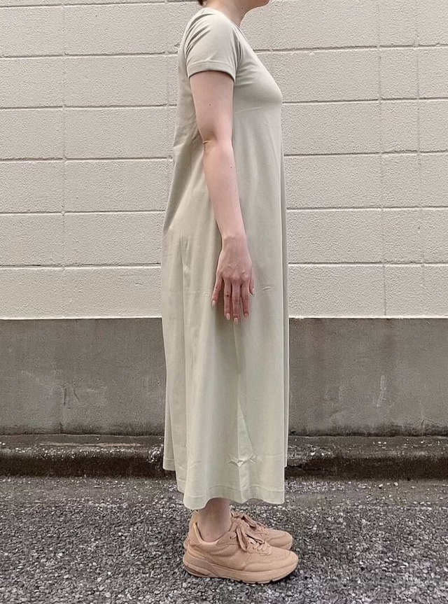 【UNIQLO（ユニクロ）】エアリズムコットンAラインロングワンピース（半袖）ライトグリーン　Sサイズ着用