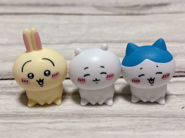 にっこり笑顔のちいハチうさ。疲れているときに見たら泣いてしまいそうな、優しい空間が爆誕です…！