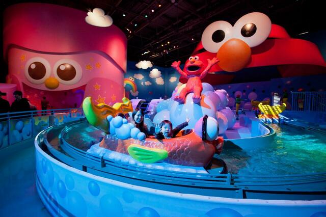 エルモのバブル・バブル|画像提供:ユニバーサル・スタジオ・ジャパン