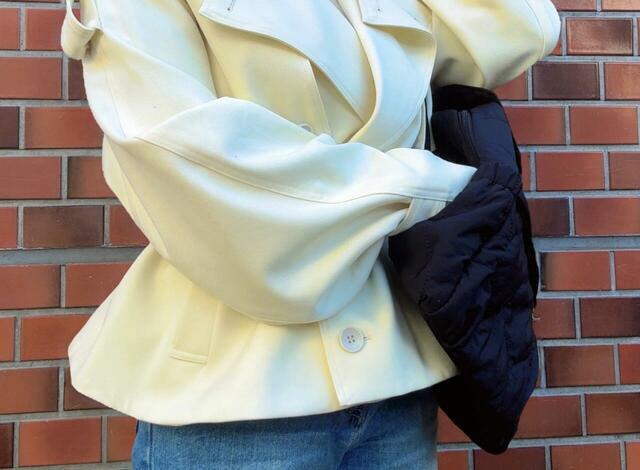 便利な背面のスマートアクセスポケット。リュックを完全に下ろさなくてもものが取り出せます【しまむら】レディース キルトナイロンリュック（yumi×ラクっと！お手軽はっ水バッグ）