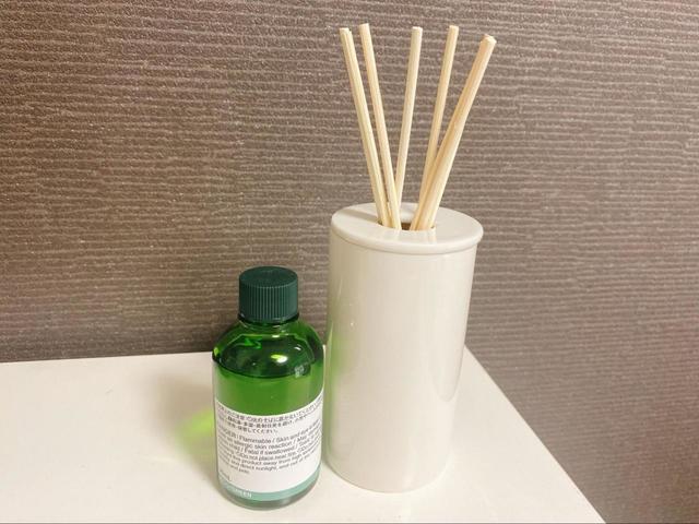 【無印良品 インテリアフレグランスセット】オイルと磁器ホルダー、ラタンスティックのセット