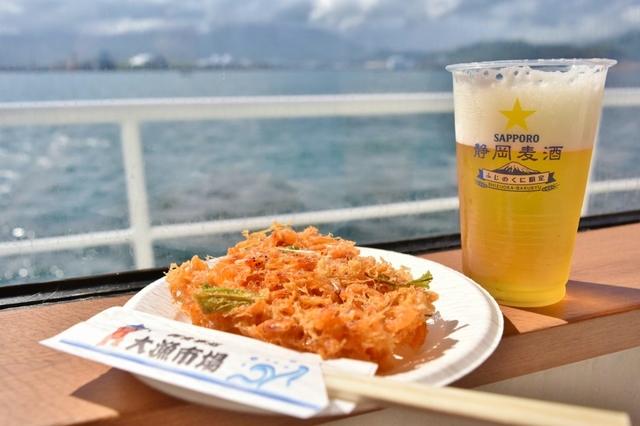 この海で獲れた桜えびのかき揚げは超サックサク！！