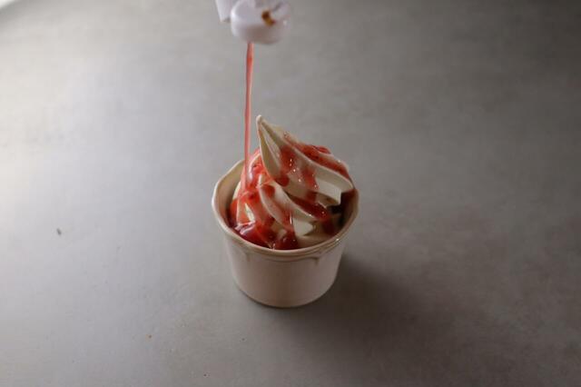 「自分だけのカスタムソフトクリーム」<期間:2025年11月4日〜>【恵比寿発“EDW”の新業態!本格イタリアンの食べ放題ビュッフェ「Espresso D Works 岡崎店」が、三井アウトレットパーク岡崎に11月4日にオープン!】