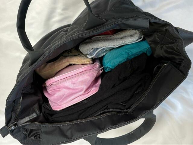 【UNIQLO：C  2WAYユーティリティバッグ】全部入れてもまだ余裕がありました！お土産が増えても安心です♪