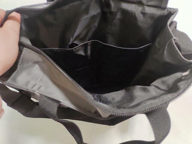 ポケット、仕切りあり