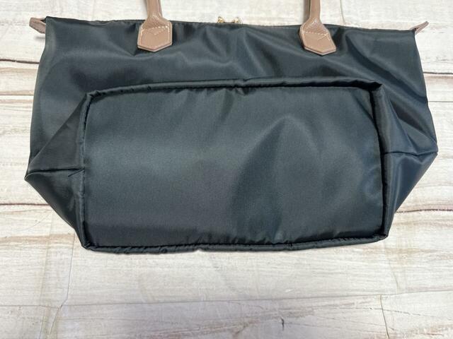 底板つきで重いものを入れてもへたりません！