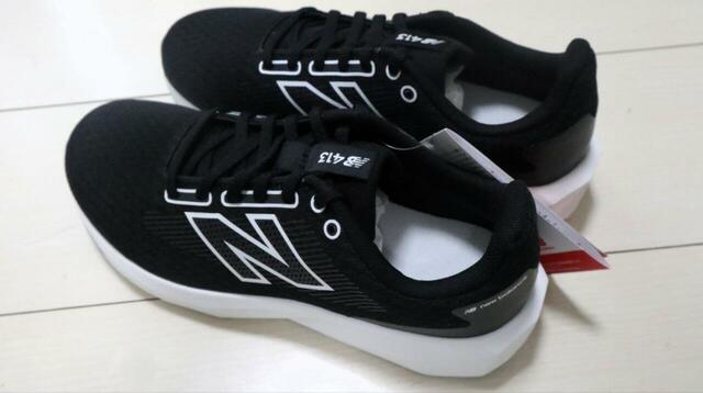 【ニューバランス ランニングシューズ W413】カラーはブラック×ホワイト、グレー、ブラック×グリーン、パープルなど豊富!