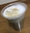 【ファミリーマート アイスカフェラテMサイズ】たっぷりの泡でバランスのいい味わい